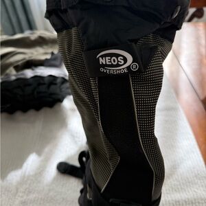 Neos Navigator Black and Olive Insulated Oversized Snow Boots